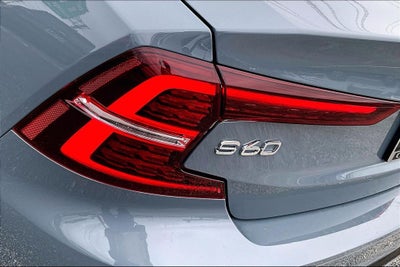 2024 Volvo S60 B5 Core Dark Theme