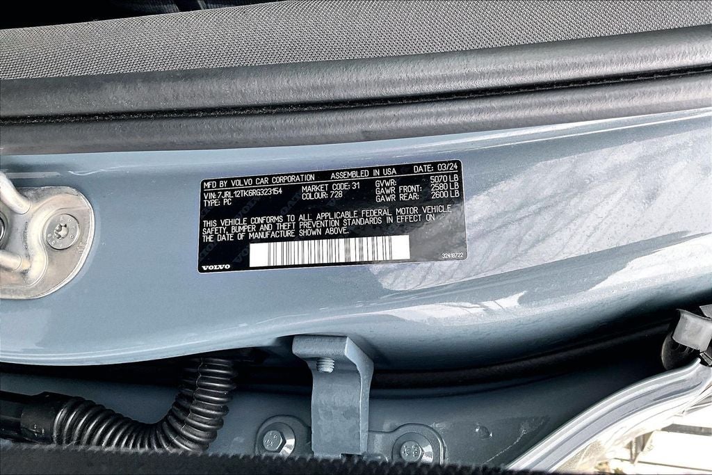 2024 Volvo S60 B5 Core Dark Theme