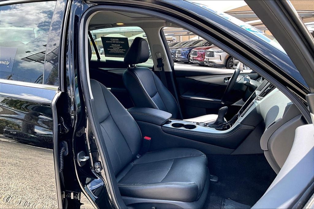 2023 INFINITI Q50 LUXE