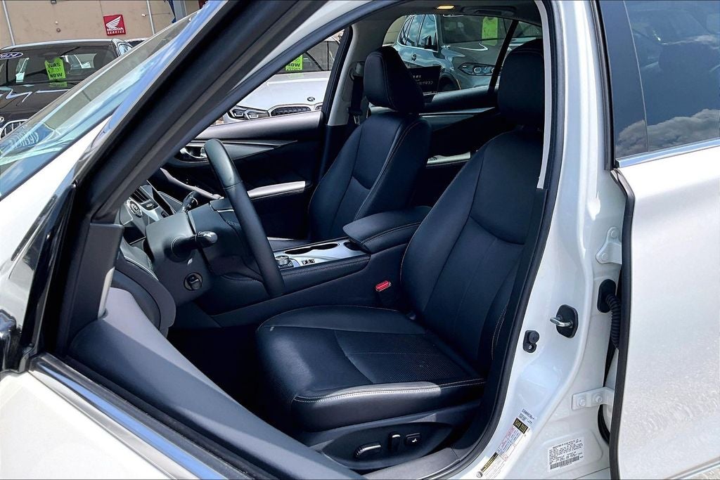 2023 INFINITI Q50 LUXE