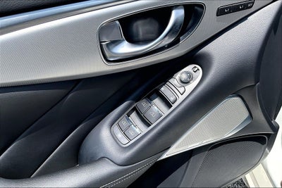 2023 INFINITI Q50 LUXE