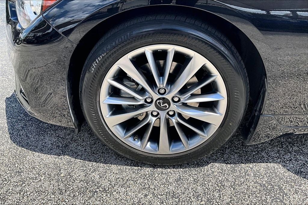 2023 INFINITI Q50 LUXE