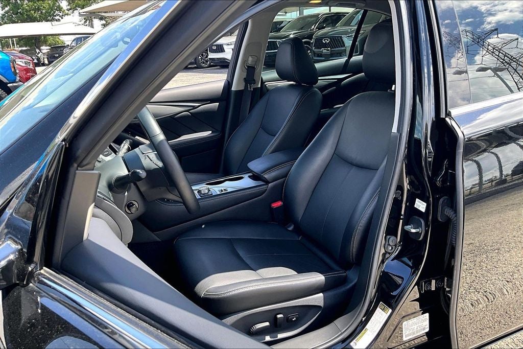 2023 INFINITI Q50 LUXE
