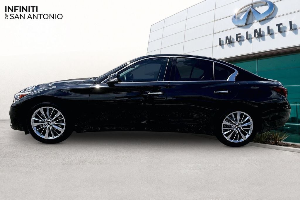 2023 INFINITI Q50 LUXE