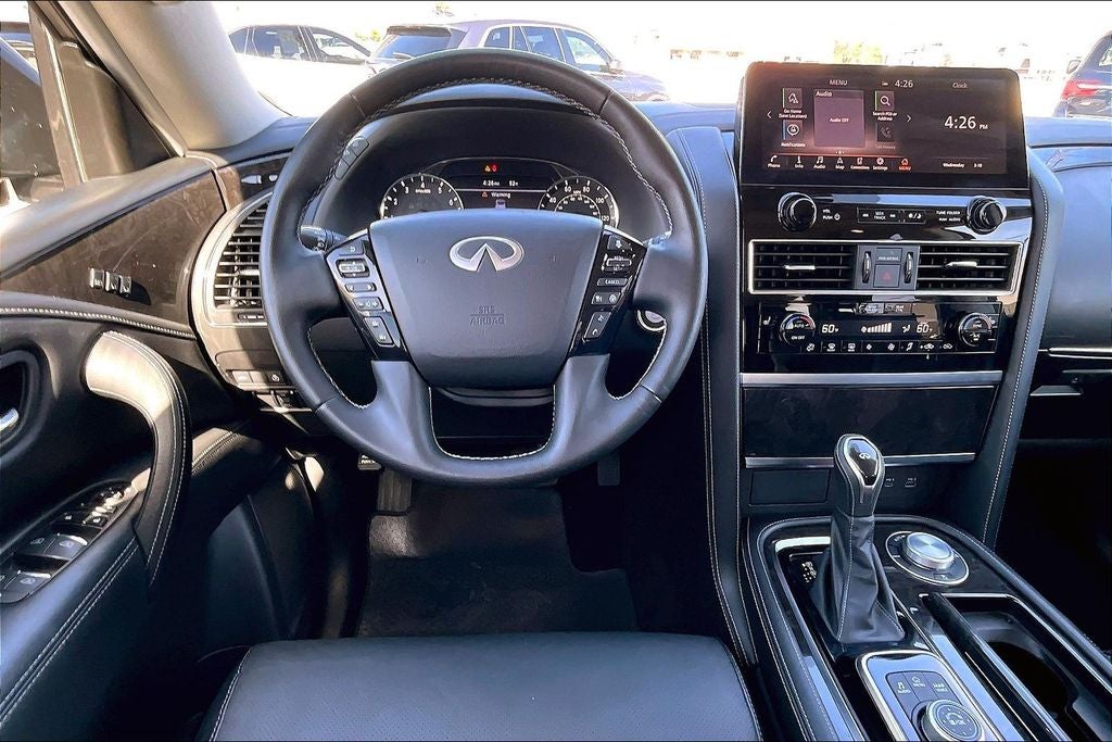 2024 INFINITI QX80 LUXE