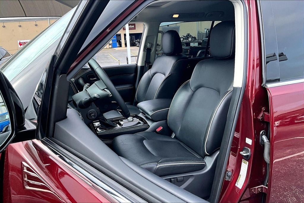 2023 INFINITI QX80 Premium Select