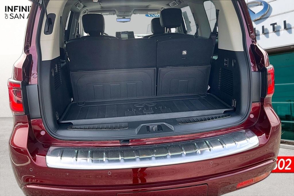 2023 INFINITI QX80 Premium Select