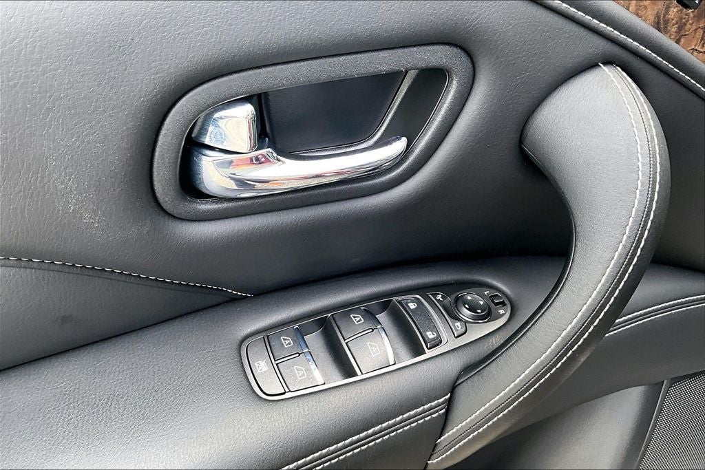 2023 INFINITI QX80 Premium Select