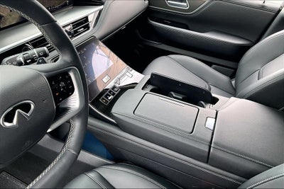 2025 INFINITI QX80 PURE