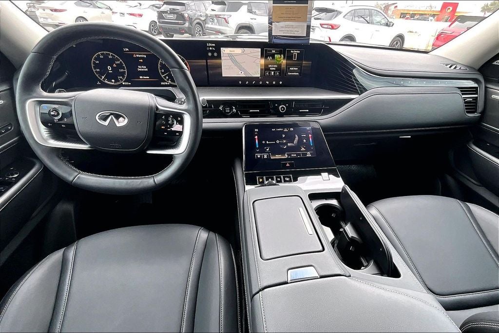 2025 INFINITI QX80 PURE