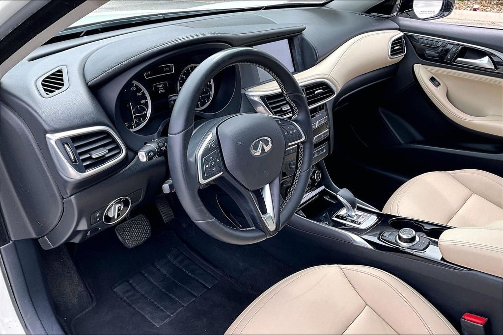 2018 INFINITI QX30 Premium