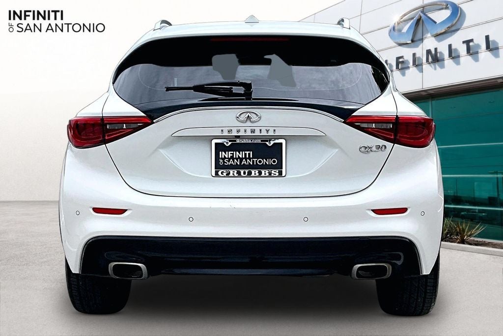 2018 INFINITI QX30 Premium