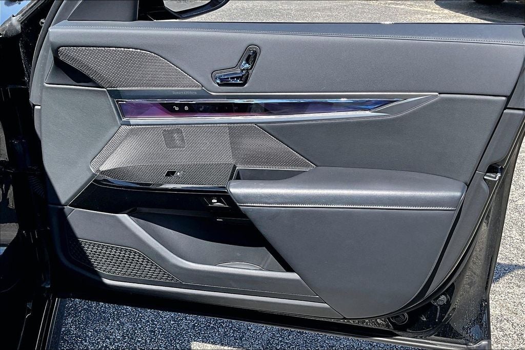 2024 BMW 7 Series 740i