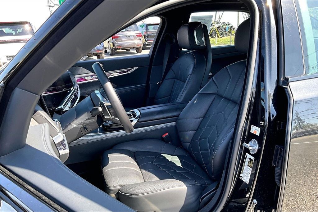 2024 BMW 7 Series 740i