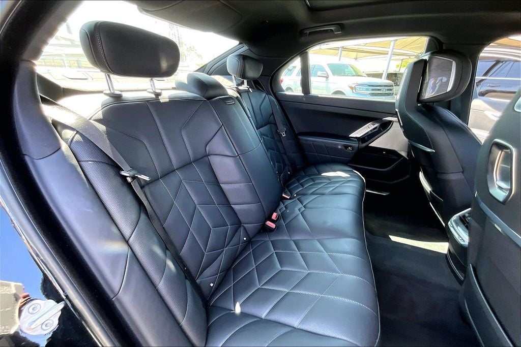 2024 BMW 7 Series 740i