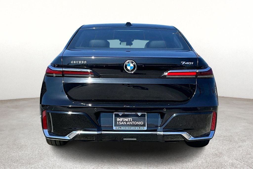 2024 BMW 7 Series 740i
