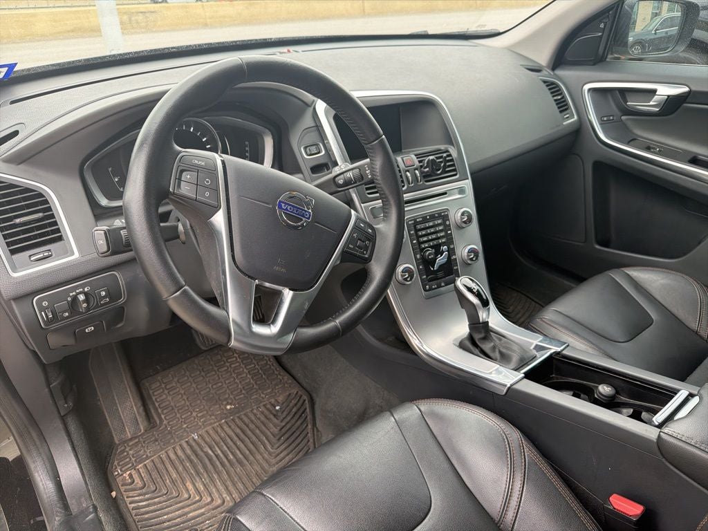 2017 Volvo XC60 T5 Dynamic