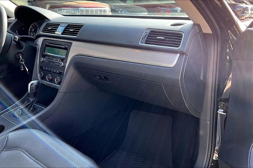 2013 Volkswagen Passat 2.5L Wolfsburg Edition