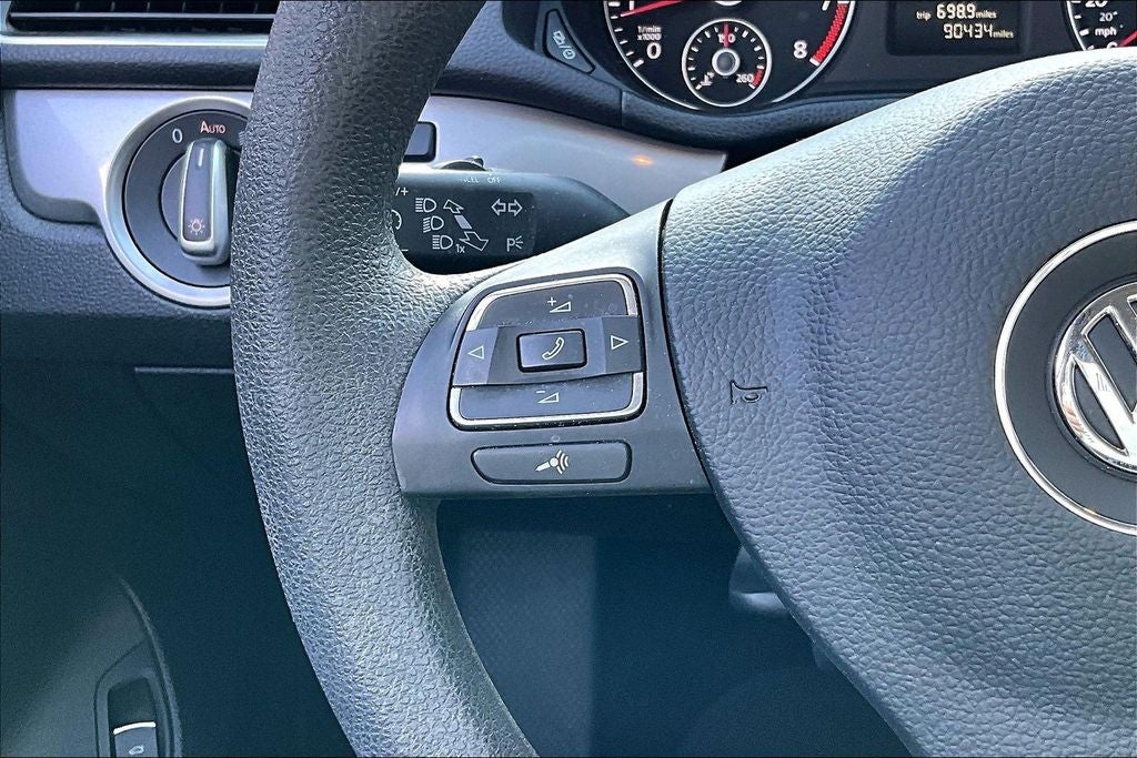2013 Volkswagen Passat 2.5L Wolfsburg Edition