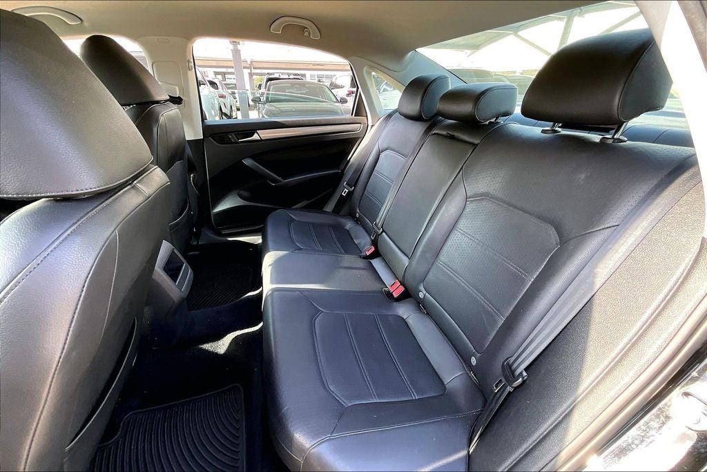2013 Volkswagen Passat 2.5L Wolfsburg Edition