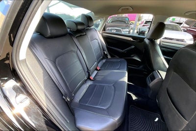 2013 Volkswagen Passat 2.5L Wolfsburg Edition