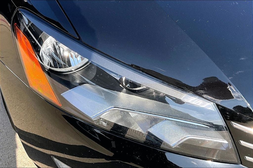 2013 Volkswagen Passat 2.5L Wolfsburg Edition