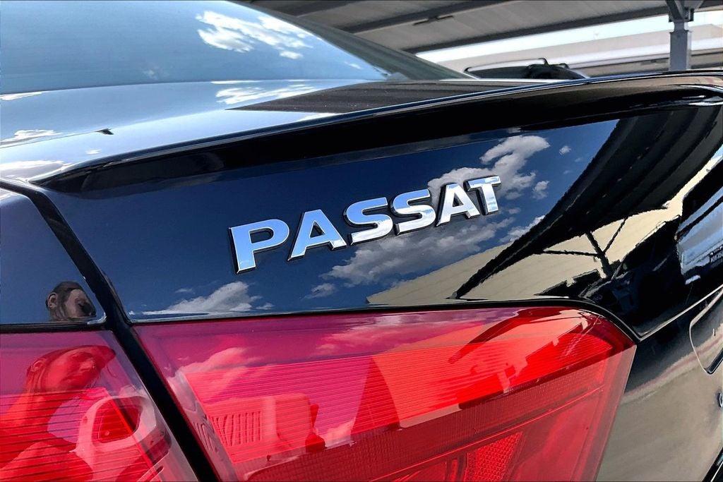 2013 Volkswagen Passat 2.5L Wolfsburg Edition