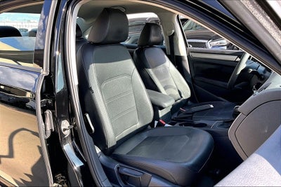 2013 Volkswagen Passat 2.5L Wolfsburg Edition