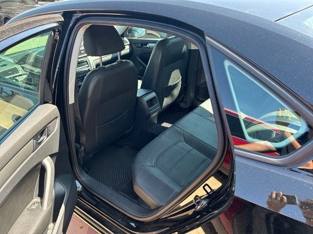 2013 Volkswagen Passat 2.5L Wolfsburg Edition