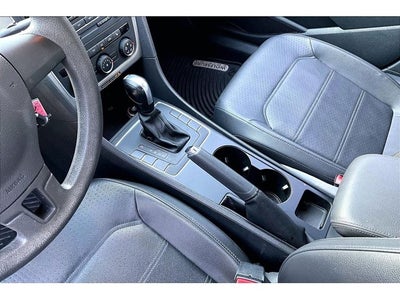 2013 Volkswagen Passat 2.5L Wolfsburg Edition