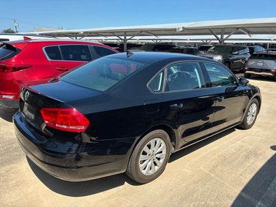 2013 Volkswagen Passat 2.5L Wolfsburg Edition