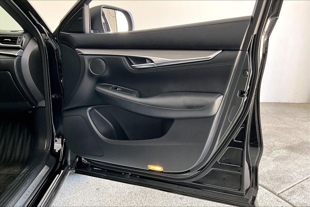 2023 INFINITI QX55 LUXE