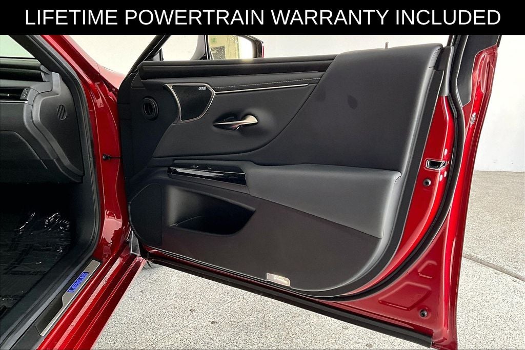 2025 Lexus ES 300h Luxury