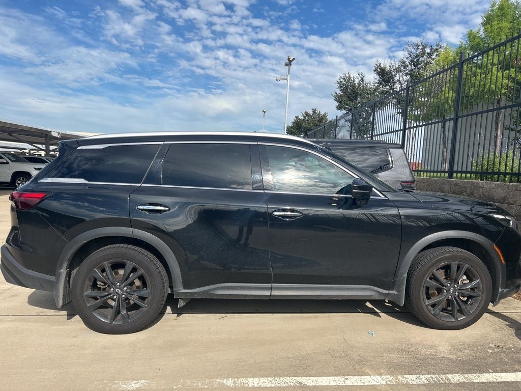 2022 INFINITI QX60 LUXE