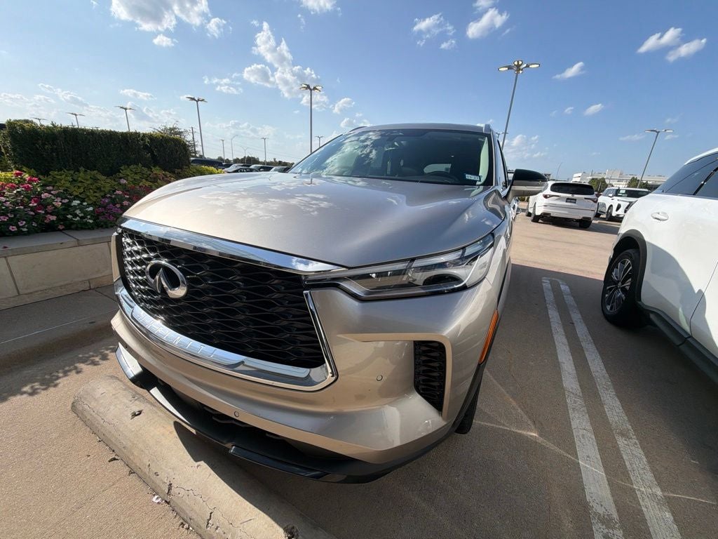 2023 INFINITI QX60 LUXE