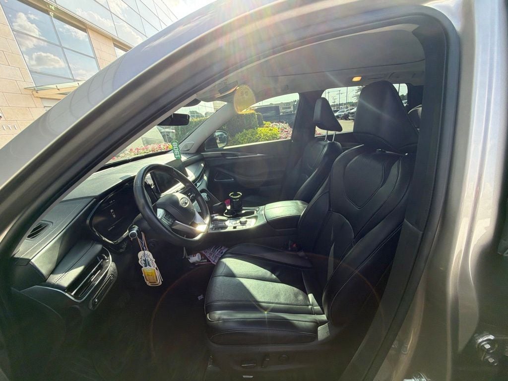2023 INFINITI QX60 LUXE