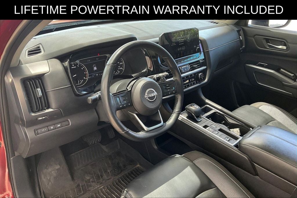 2022 Nissan Pathfinder SL