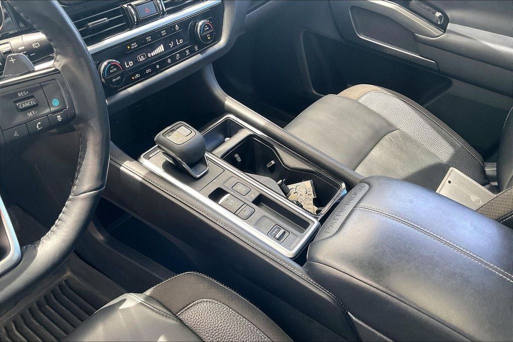 2022 Nissan Pathfinder SL