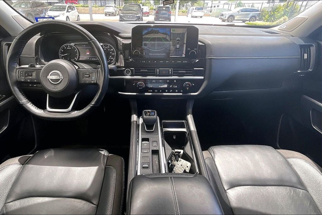 2022 Nissan Pathfinder SL