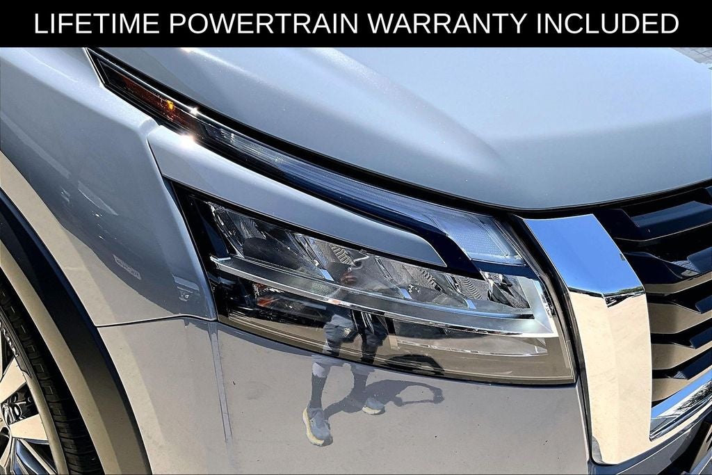 2024 Nissan Pathfinder SL