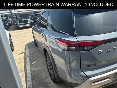 2024 Nissan Pathfinder SL