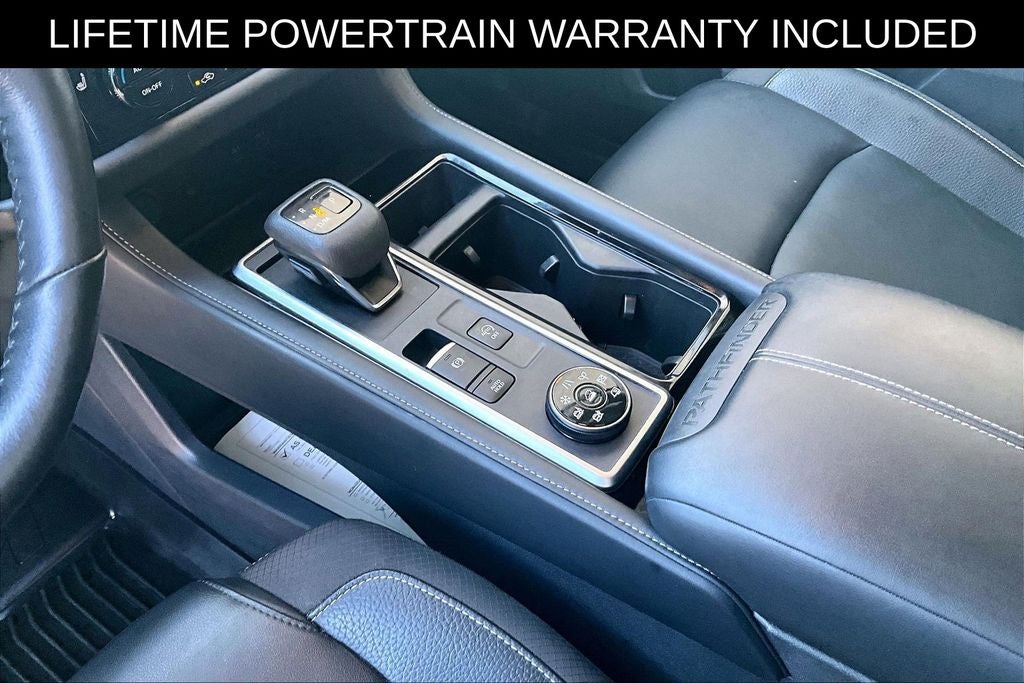 2023 Nissan Pathfinder SL