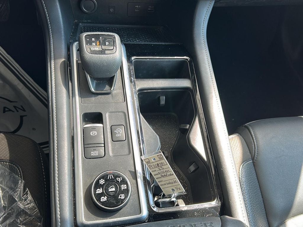 2023 Nissan Pathfinder SL