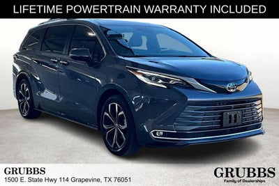 2025 Toyota Sienna Platinum 7 Passenger