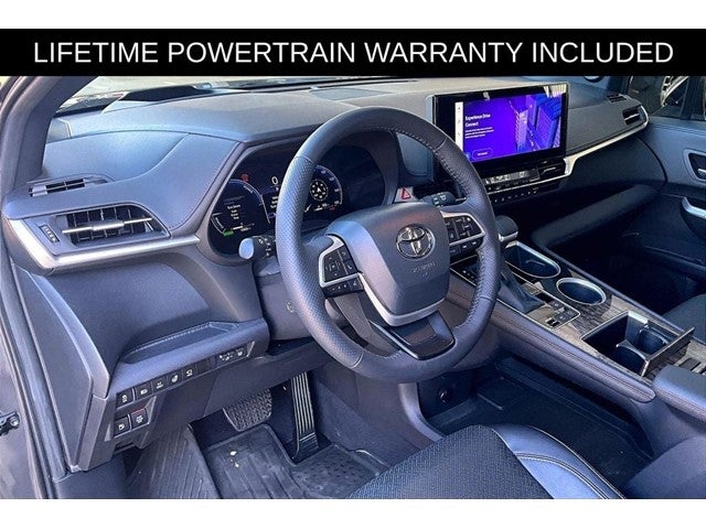 2025 Toyota Sienna Platinum 7 Passenger
