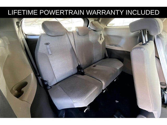 2022 Toyota Sienna LE 8 Passenger