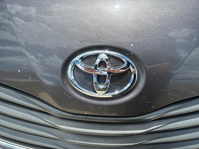 2013 Toyota Sienna XLE 8 Passenger