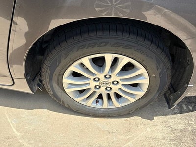 2013 Toyota Sienna XLE 8 Passenger