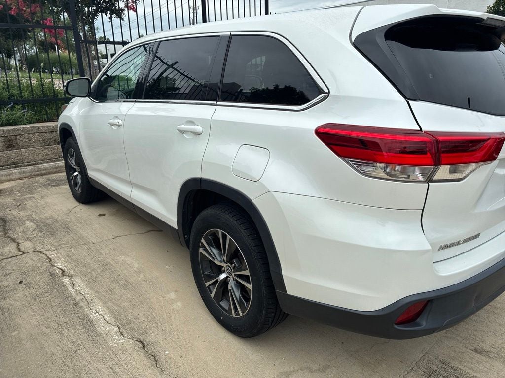 2019 Toyota Highlander LE