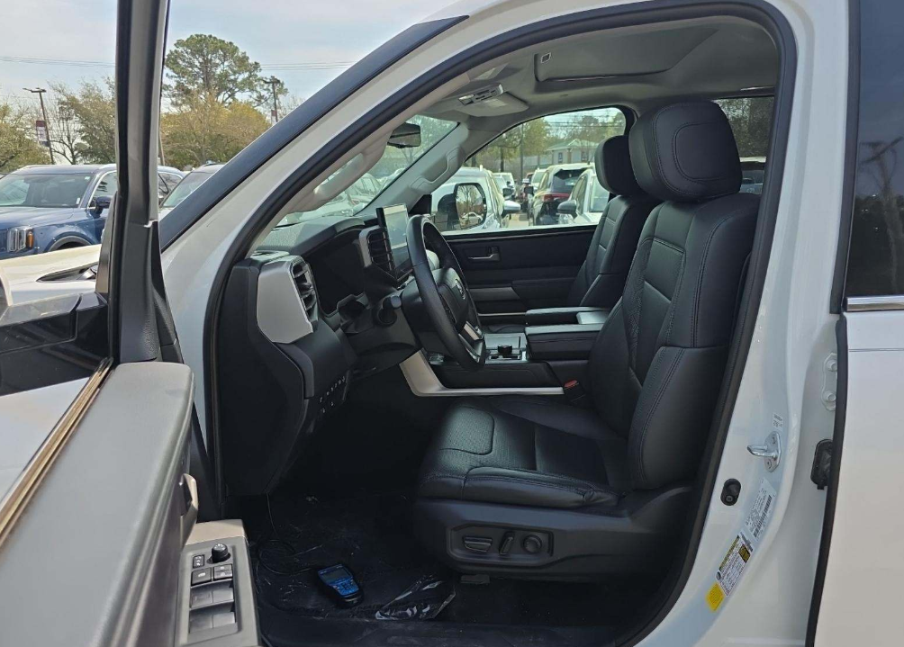 2023 Toyota Sequoia SR5